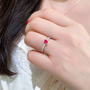 小红心戒指女小众设计纯银30分人造宝石红钻石小方糖钻戒排钻锆石