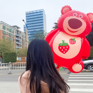 网红草莓熊气球生日装饰布置儿童卡通铝膜夜市摆摊地推可爱小商品