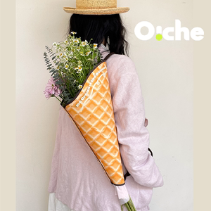 Oiche 【背上春天】蛋筒花束背包创意冰激凌蛋卷造型原创小众设计