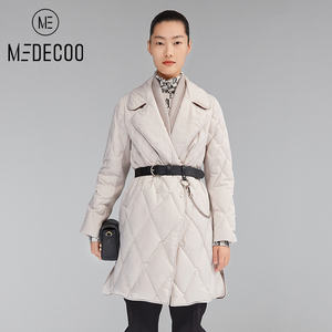MEDECOO/墨蒂珂冬季新款修身翻驳领保暖中长款白鸭绒羽绒服外套女