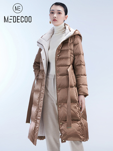 MEDECOO/墨蒂珂2022冬季新款收腰系带连帽白鸭绒羽绒服女MGD11311