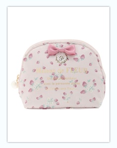 日系Maison花之家可爱新款时尚水果草莓蝴蝶结贝壳化妆包零钱包