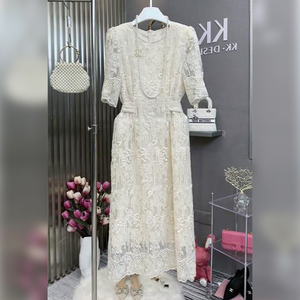 秋季2024年新款女装气质名媛法式洋气轻熟风重工白色蕾丝连衣裙子