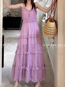 法式气质优雅高级感设计感纯色V领收腰显瘦仙仙吊带蛋糕裙连衣裙