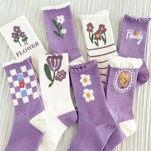紫色花边袜子女秋季中高筒百搭涤棉长袜学生运动可爱花朵美腿潮袜
