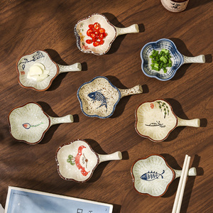 日式陶瓷调料碟子商用烤肉调味碟带把创意筷子架餐厅寿司蘸料碟子