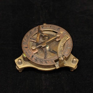 仿古纯铜指南针中世纪指南针日晷罗盘复古铜指南针摆件古玩收藏