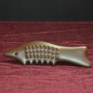 紫砂陶瓷/按摩能量掌养生专用温补淋巴梳/刮痧器/青春鱼