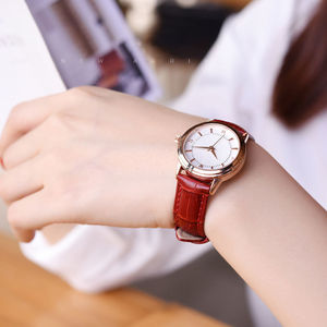 正品女士手表女学生韩版简约复古可爱女生手表皮表带石英表