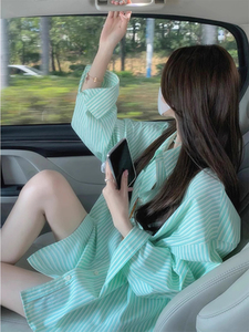绿色条纹防晒衬衫女2024夏季新款韩系宽松中长款上衣薄款长袖衬衣