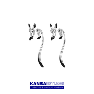 KANSAI新款精致长尾巴小狐狸耳环女个性冷淡风银针耳钉创意耳饰品