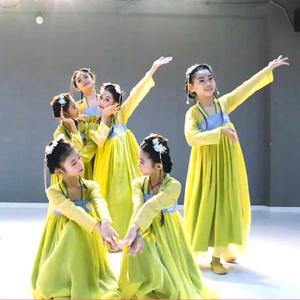 儿童演出服汉服中国舞古典舞蹈服有位姑娘襦裙春三月桃花笑胭脂妆