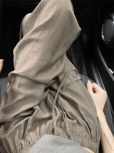 法式小众时尚洋气褶皱奶茶色冰丝阔腿裤女夏季薄款高腰垂感休闲裤