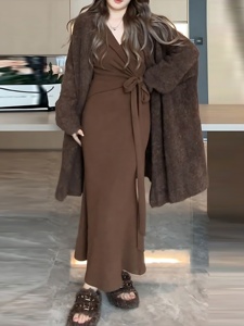 微胖女生美拉德秋装搭配一整套中长款毛衣外套+针织V领长裙两件套