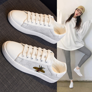 白色帆布鞋秋款女超火小众平底板鞋奢侈品女鞋休闲运动品牌小白鞋