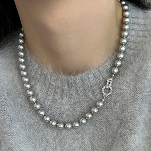 义乌市锦航饰品有限公司施家珍珠简约锆石项链复古轻奢风设计法式