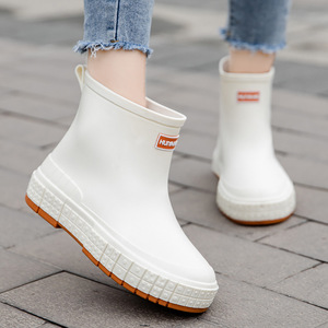 日本代购雨鞋男女时尚外穿轻便防水胶鞋新款工作防滑成人短筒雨靴