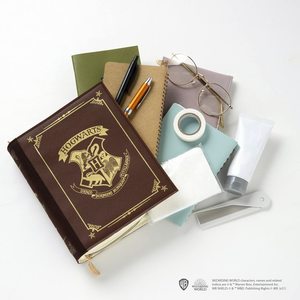 包邮 日本附录款 PU皮书本造型羽毛拉链头手拿包卡包证件包收纳包