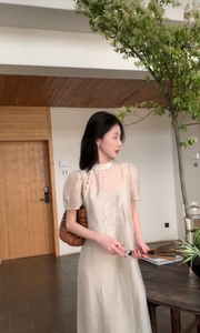 新中式国风荷花刺绣连衣裙女2024新款夏季修身设计感小众旗袍长裙