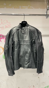 Balenciaga/巴黎世家23秀款Racing Jacket赛车充气皮衣夹克