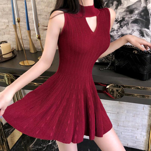 夏季新款韩版v领针织赫本风小个子连衣裙气质修身收腰红色短裙子