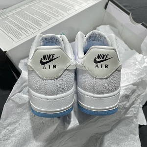 NIKE耐克AIR FORCE1女子空军一号低帮耐磨运动休闲板鞋DA8301-101