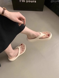 新款韩版日系仙女风夹脚趾增高凉鞋