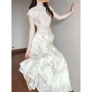 新中式国风改良旗袍连衣裙女夏季清冷白色系穿搭高端精致礼服长裙