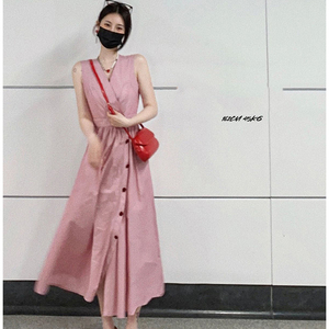 法式复古粉红色条纹v领连衣裙女夏季新款气质收腰无袖背心长裙子