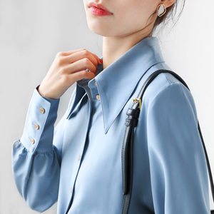 雾霾蓝尖领衬衫女春季设计感小众通勤职业衬衣醋酸缎面高级感上衣