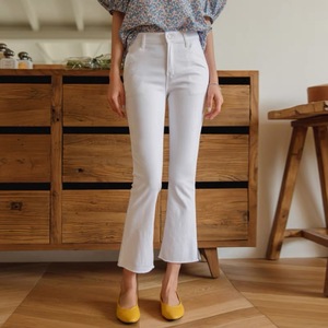 白色微喇牛仔裤女2024年新款春款小个子八分九分夏季薄款喇叭裤子