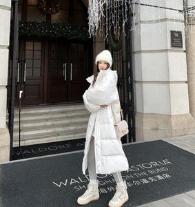 轻薄外套设计感连帽显瘦2024流行仙女款冬季薄款白色长款羽绒服女