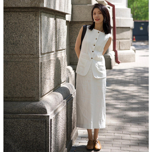 白色马甲松弛感套装女2024夏季复古法式慵懒高级半身裙棉麻两件套