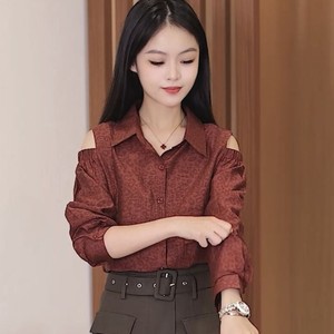 露肩长袖衬衫女2024年早春新款豹纹Polo领韩版时尚设计感减龄上衣