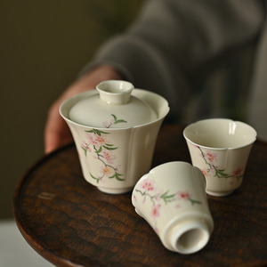 景德镇杏白釉粉彩手绘水点桃花葵口盖碗茶杯女士用功夫茶具小套组