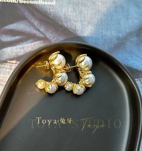 Toya兔牙【珍珠烟花】小众宫廷复古渐变大小珍珠排列C型耳环