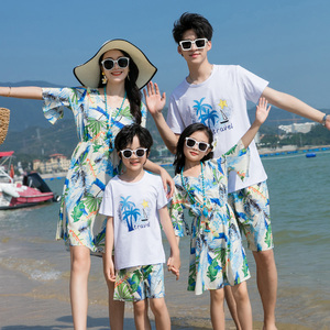 沙滩亲子装夏装一家三口四口海南三亚旅游大码母女连衣裙海边套装