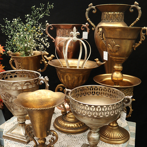古典高脚杯花器花柱花盆花盆复古做旧铁艺金属杯型欧式创意摆件