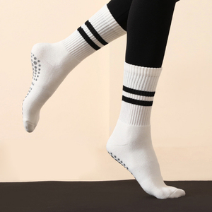 2023新款瑜伽袜中筒防滑专业女运动秋冬季保暖白色黑色普拉提袜