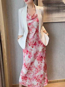 粉红色高级感西装套装夏季新款印花性感吊带裙薄款西服时尚两件套
