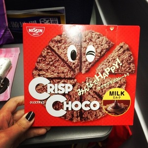 日本进口零食日清思高CISCO巧克力麦脆批威化饼干披萨型薄脆饼干