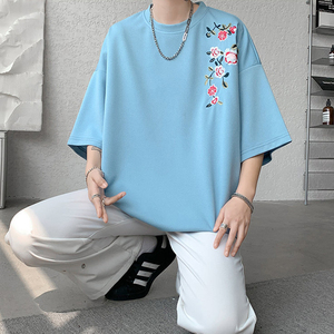 浅蓝色短袖男款夏季刺绣大码男装t恤设计感小众中国风半袖上衣服