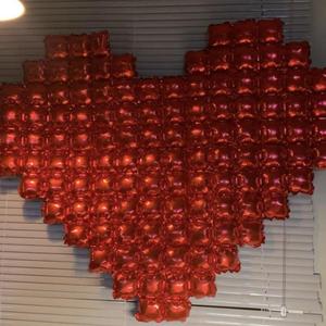 红色爱心小方格心形背景墙婚庆派对装饰布置生日惊喜礼物铝膜气球
