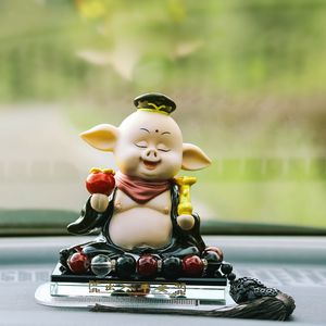 创意陶瓷汽车摆件猪八戒可爱小猪公仔茶宠装饰用品招财祝福保平安