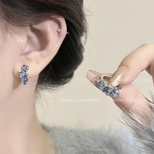 蓝色水晶耳扣女小众轻奢设计耳环2024新款爆款高级感甜酷个性耳饰