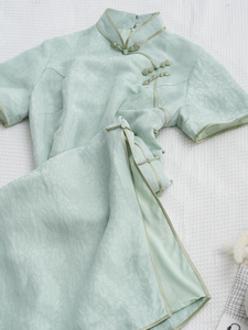 薄荷曼波风新中式盘扣绿色连衣裙改良旗袍长裙今年流行的漂亮裙子