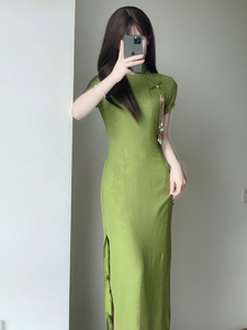 绿色提花年轻款改良旗袍2024年夏季新款复古老上海年轻款少女日常