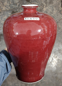 高仿古大明宣德年制青花龙纹霁红色陶瓷梅瓶老货一样厂家货源实价