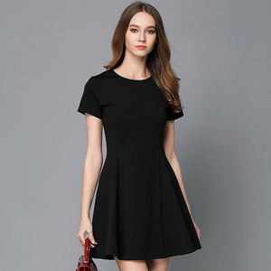 2024夏季新款女装赫本小黑裙修身显瘦短袖圆领连衣裙时尚简约气质