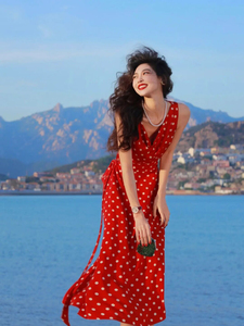 复古红色波点连衣裙女夏新疆西藏三亚超仙海边旅游度假沙滩长裙子